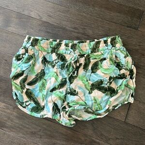 floral shorts